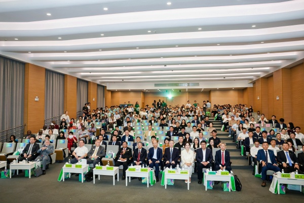 1760428079239270.jpg 大會現(xiàn)場.jpg